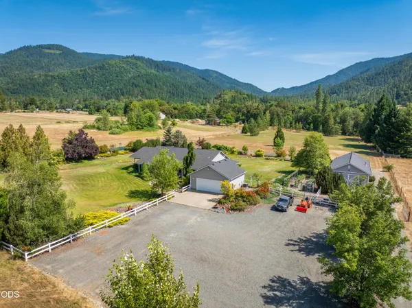 $725,000 | 3959 Jumpoff Joe Creek Road, Grants Pass, OR 97526
