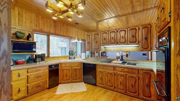 $490,000 | 10597 Orr-Buyck Road, Orr, MN 55771