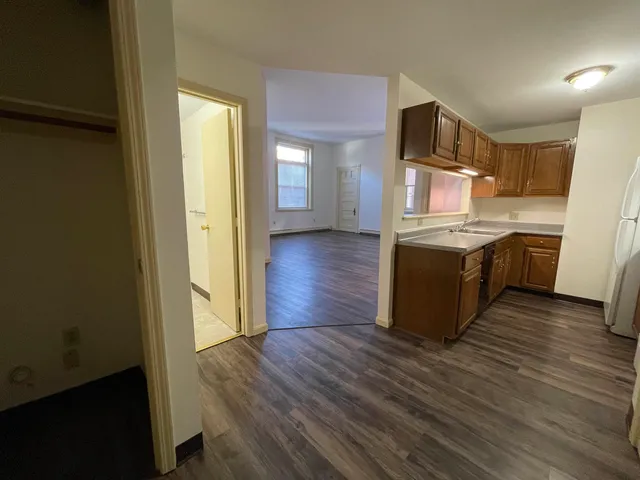 $1,725 | 521 Pine Street, Unit 105, Manchester, NH 03104