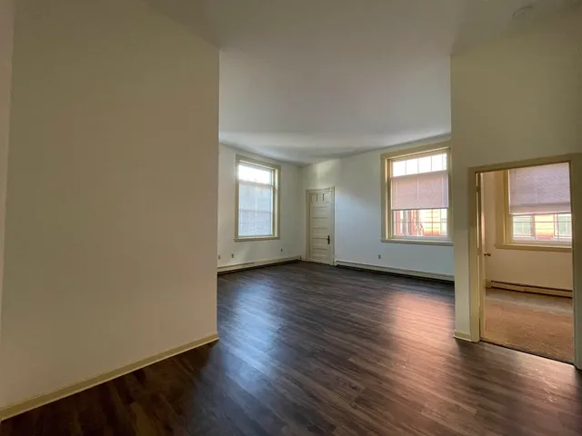 $1,725 | 521 Pine Street, Unit 105, Manchester, NH 03104