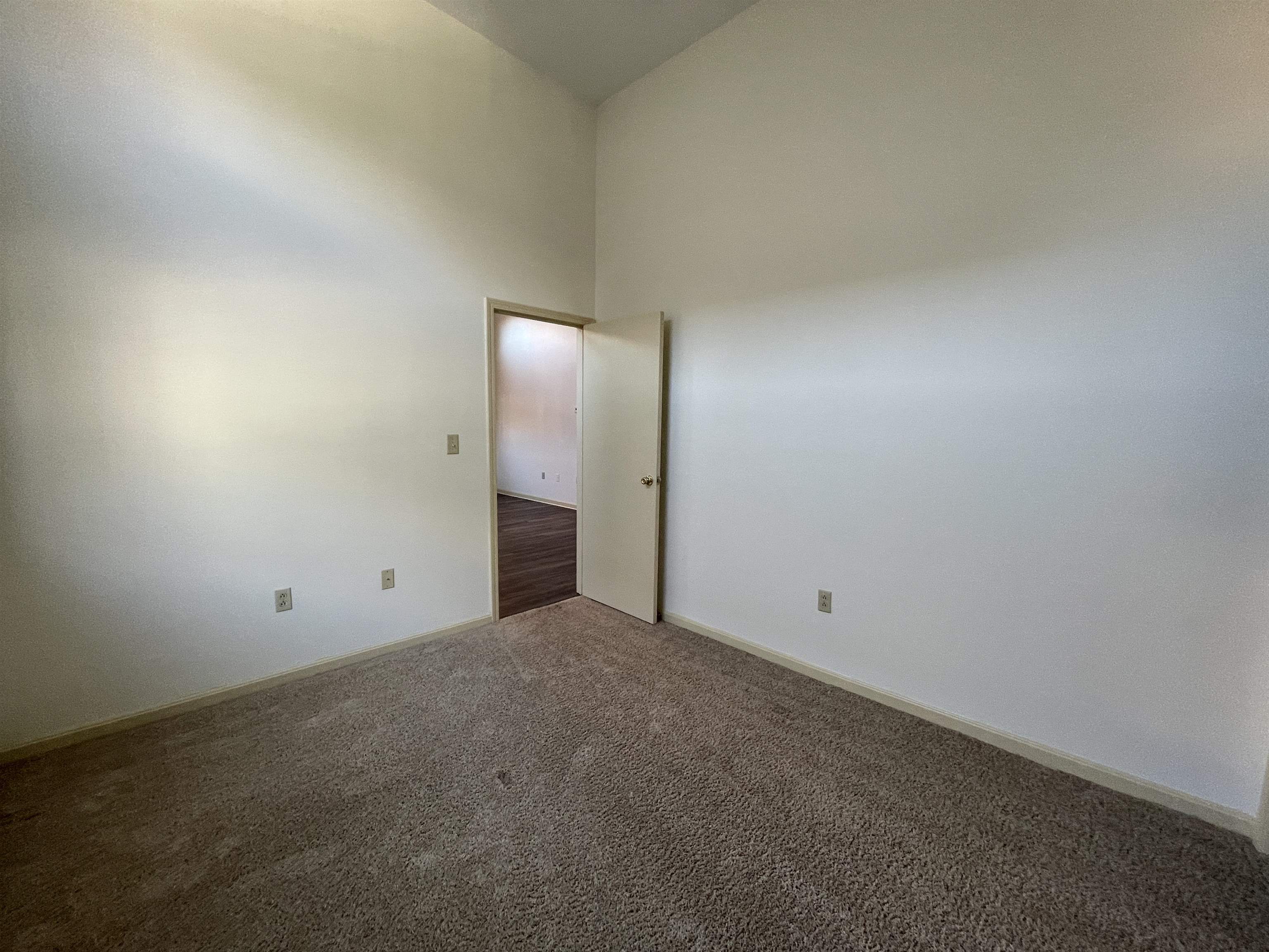 521 Pine Street, Unit 105 Manchester, NH 03104 - Photo 25 of 38