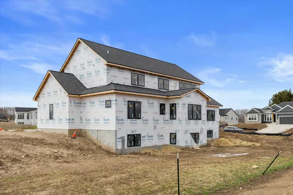 $1,299,900 | W257-n5916 Autumn Court, Lisbon, WI 53089