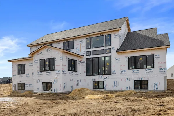 $1,299,900 | W257-n5916 Autumn Court, Lisbon, WI 53089