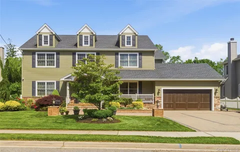 $2,150,000 | 27 Davison Place, Rockville Centre, NY 11570