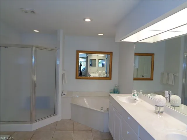 $8,000 | 515 Laguna Royale Boulevard, Unit 102, Naples, FL 34119