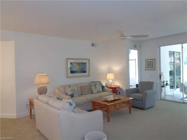$8,000 | 515 Laguna Royale Boulevard, Unit 102, Naples, FL 34119