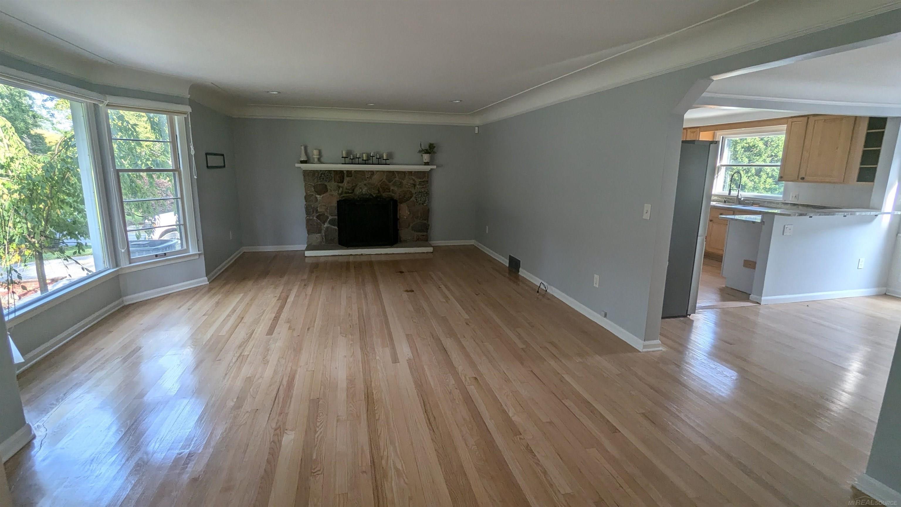 345 Hillview Street Rochester, MI 48306 - Photo 2 of 28 50154226-4db31f0d-3a99-48ce-ae20-b0796ff258b9.JPG