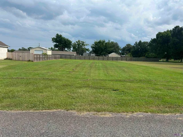 $98,000 | 643 Oak Street, Hahnville, LA 70057