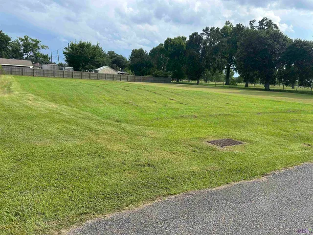 $98,000 | 643 Oak Street, Hahnville, LA 70057