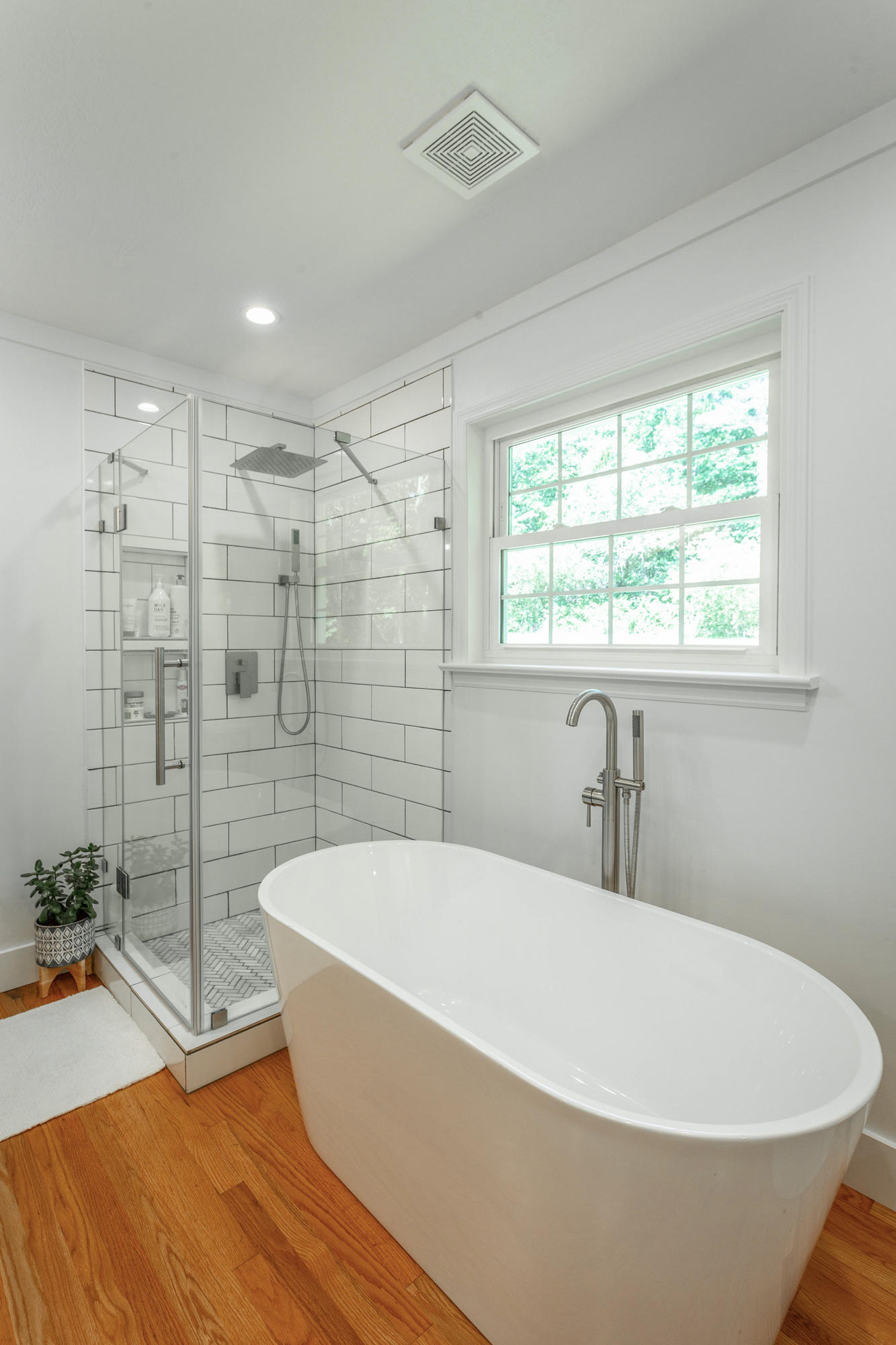 1723 Burning Bush Road Ringgold, GA 30736 - Photo 21 of 47 Master Bathroom