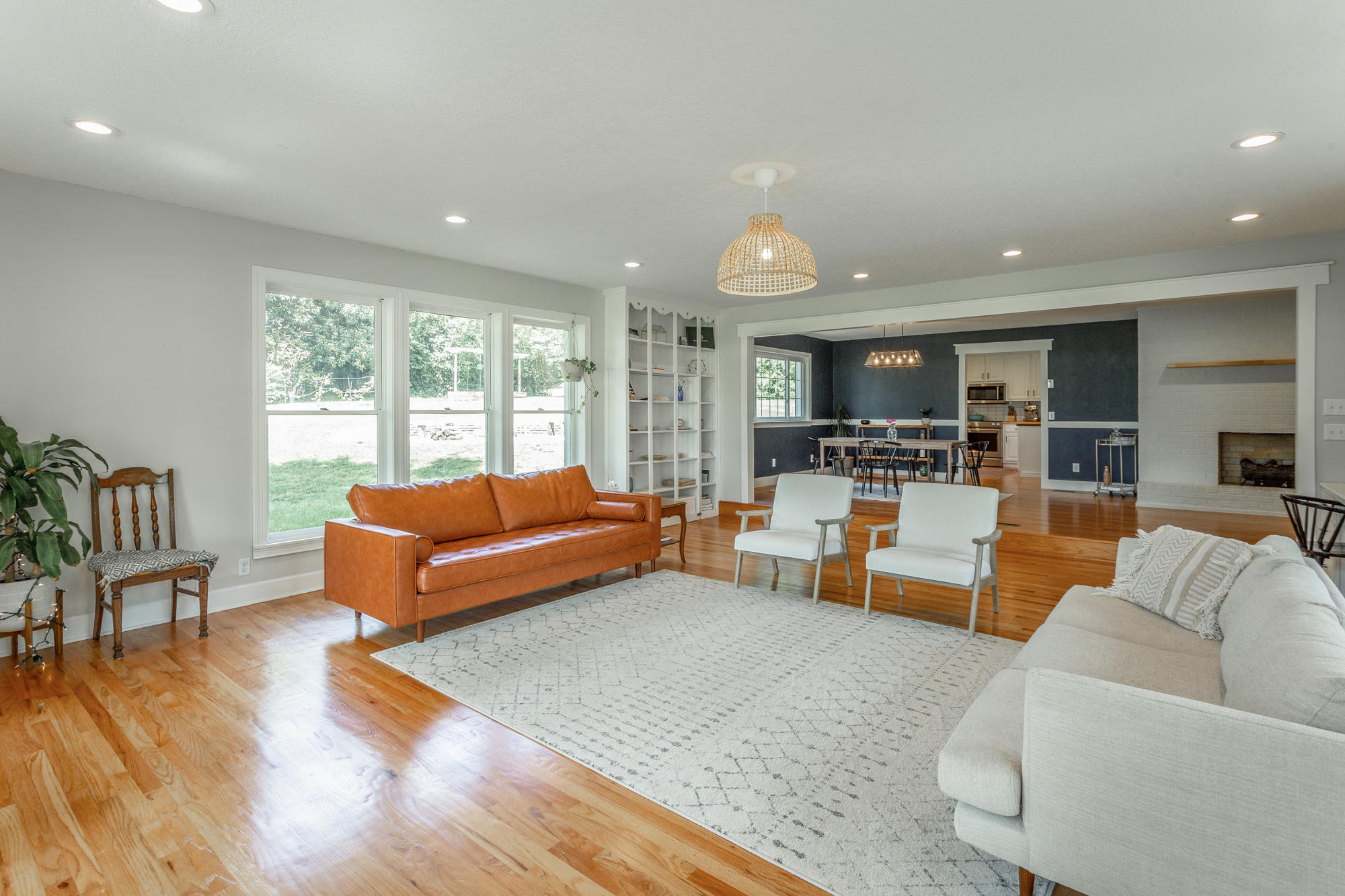 1723 Burning Bush Road Ringgold, GA 30736 - Photo 10 of 47 Living Room