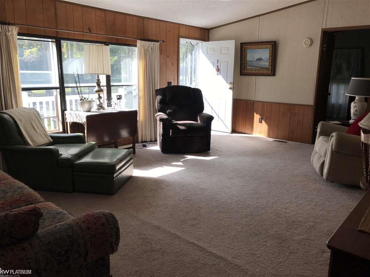 6152 Benoit Road Algonac, MI 48001 - Photo 9 of 31 31332567-8.JPG