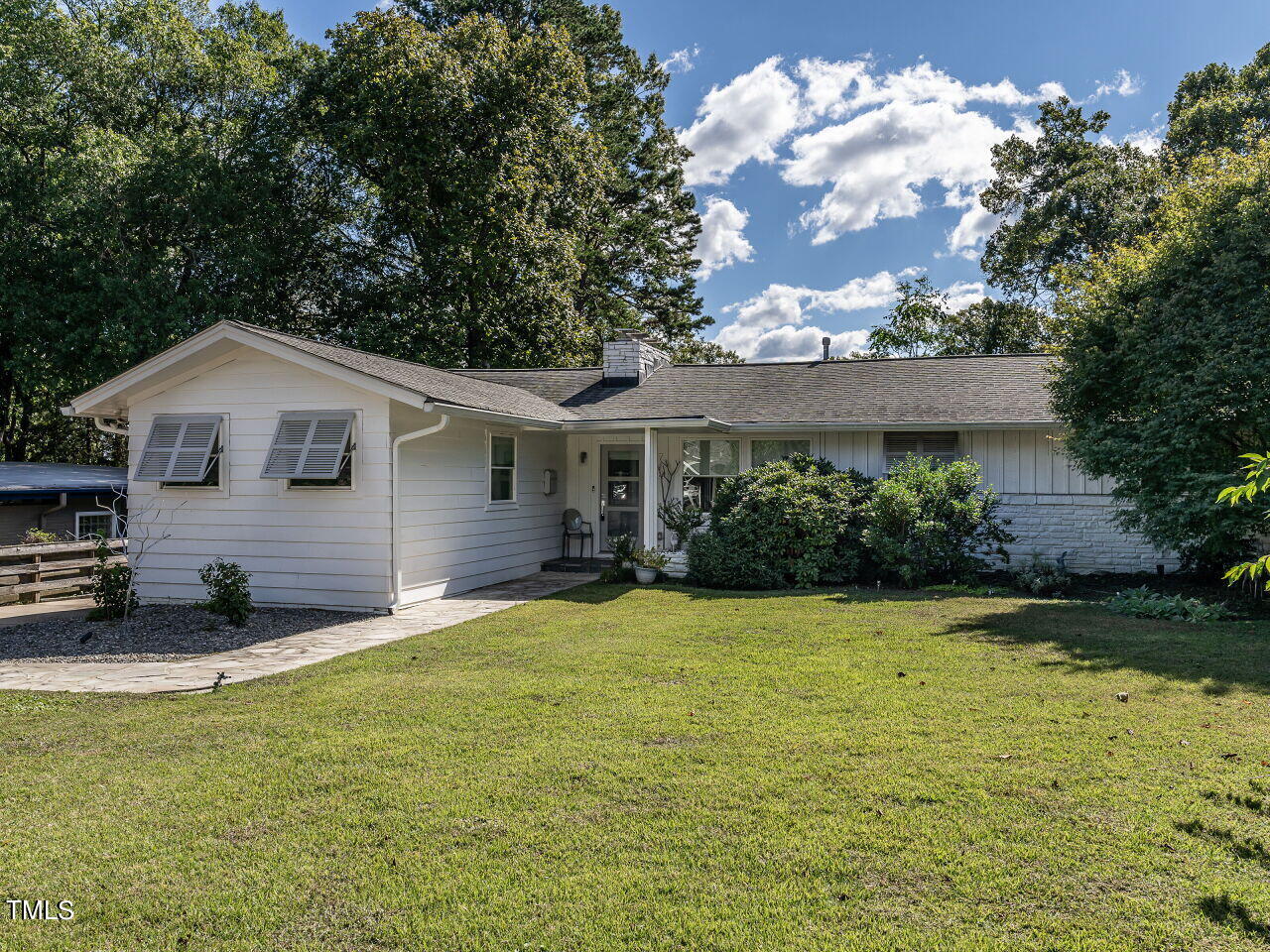 718 Graham Street Raleigh, NC 27605 - Photo 1 of 32 001-1280x960-main-exterior