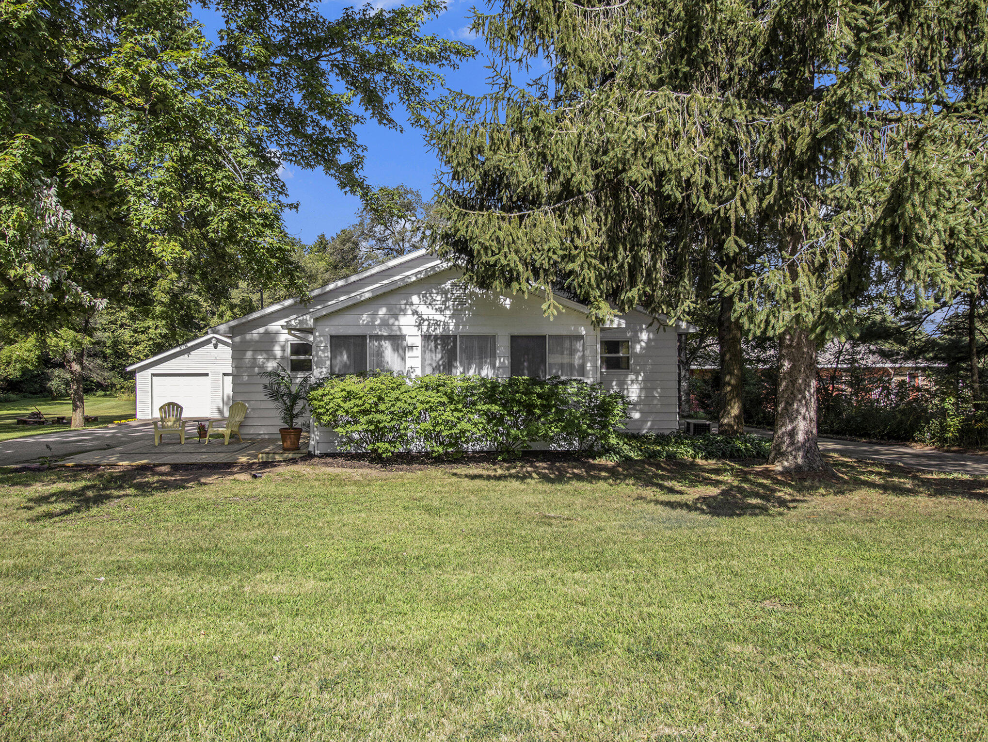 912 Marsh Road Plainwell, MI 49080 - Photo 2 of 29 003_img_5935