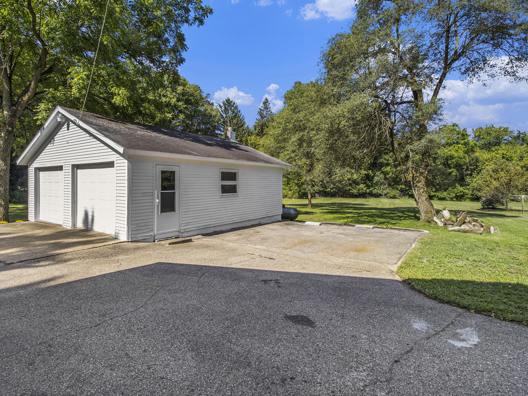 912 Marsh Road Plainwell, MI 49080 - Photo 22 of 29 023_img_5943