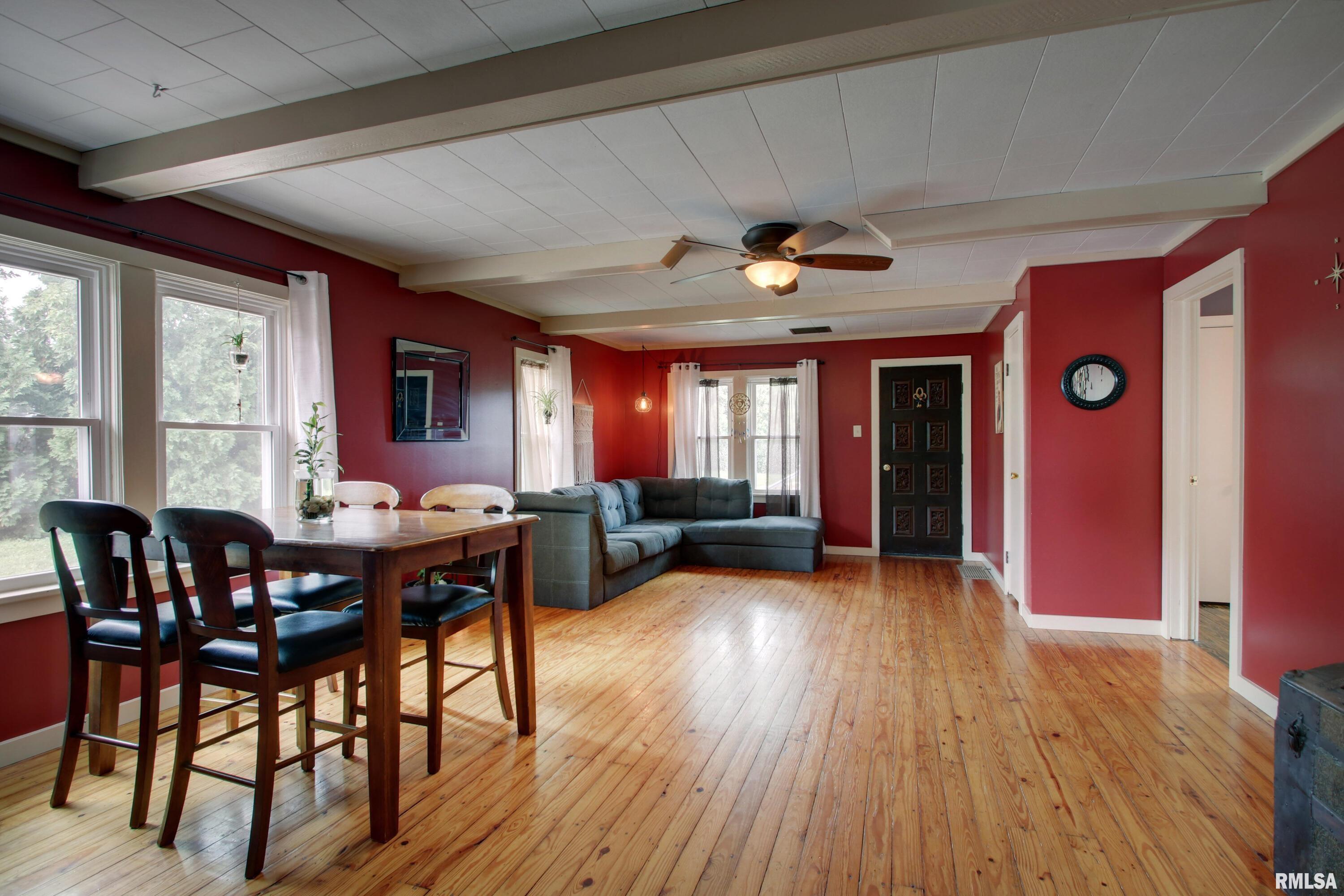 5036 Columbus Road Quincy, IL 62305 - Photo 3 of 25 Gallery Image 3