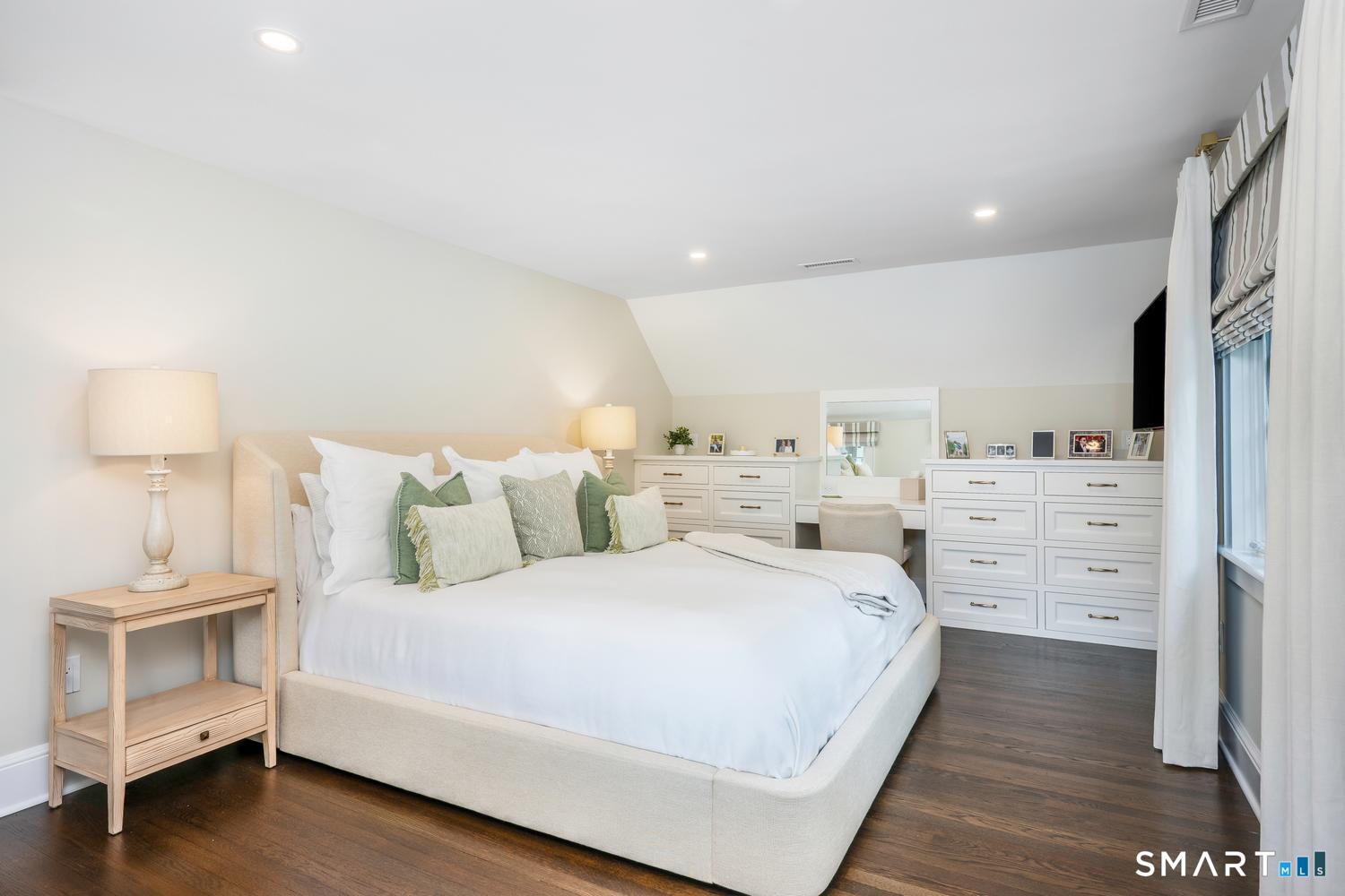 30 Birch Road Darien, CT 06820 - Photo 19 of 38 Gallery Image 19