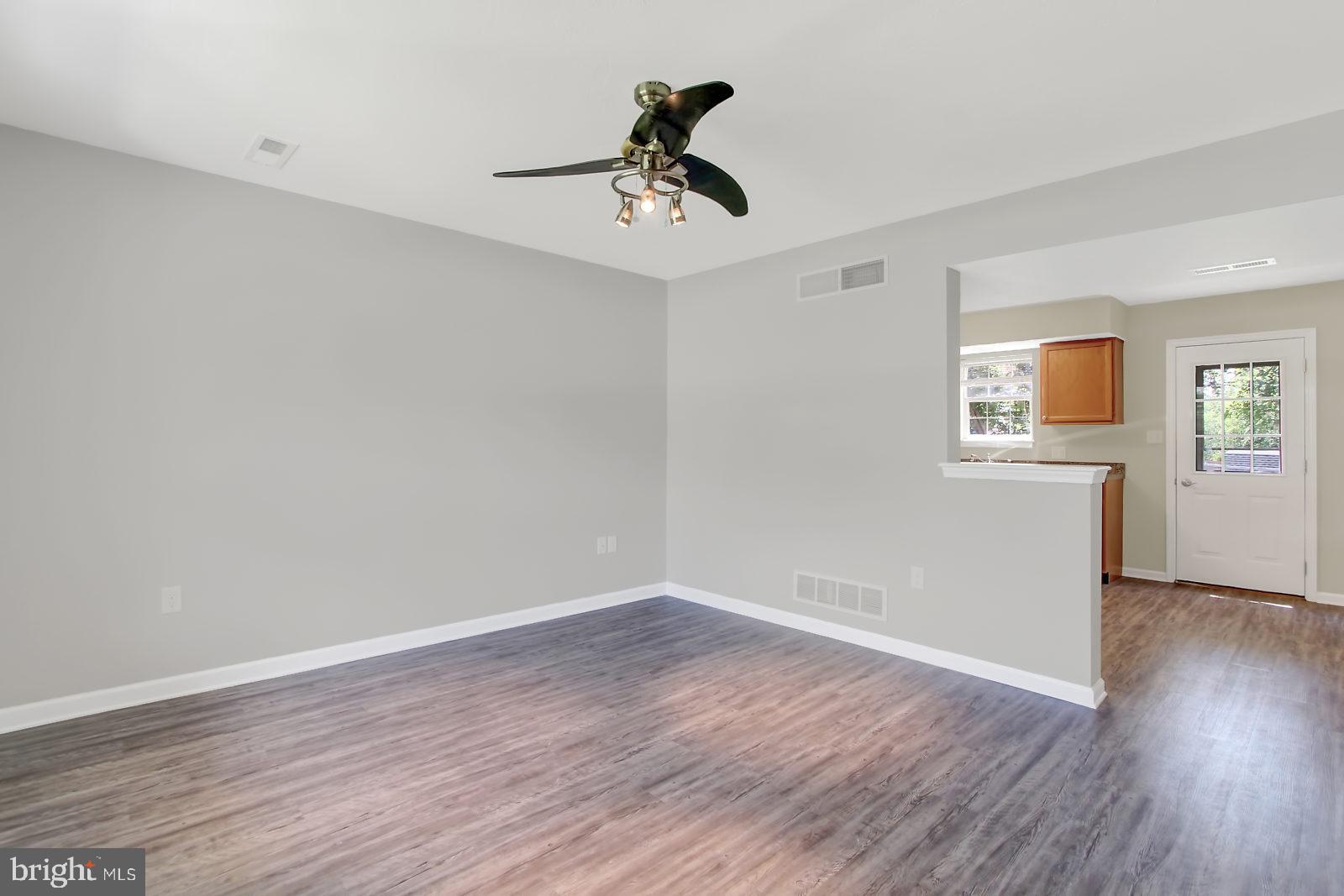 3120 Sundial Road Dover, PA 17315 - Photo 3 of 25 Living Room