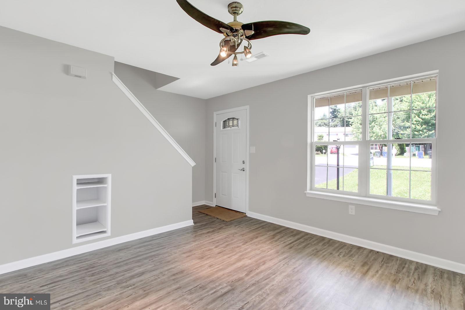 3120 Sundial Road Dover, PA 17315 - Photo 5 of 25 Living Room