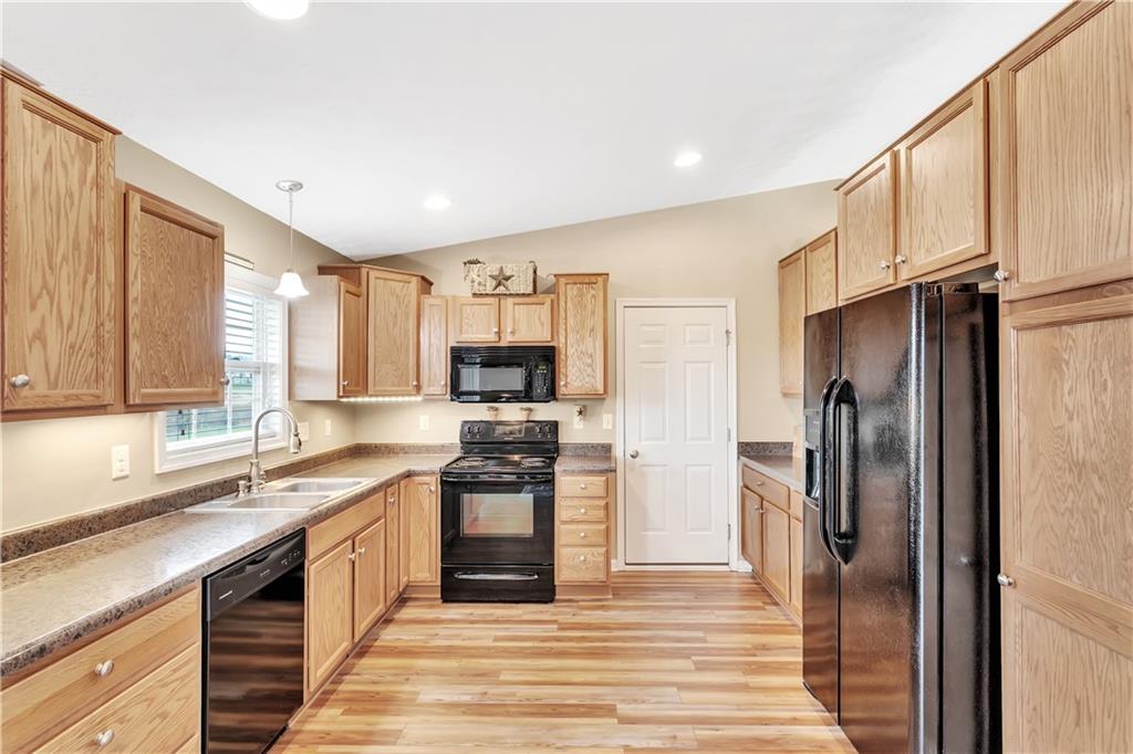 527 Pandora Road Derry, PA 15627 - Photo 8 of 25 Gallery Image 8