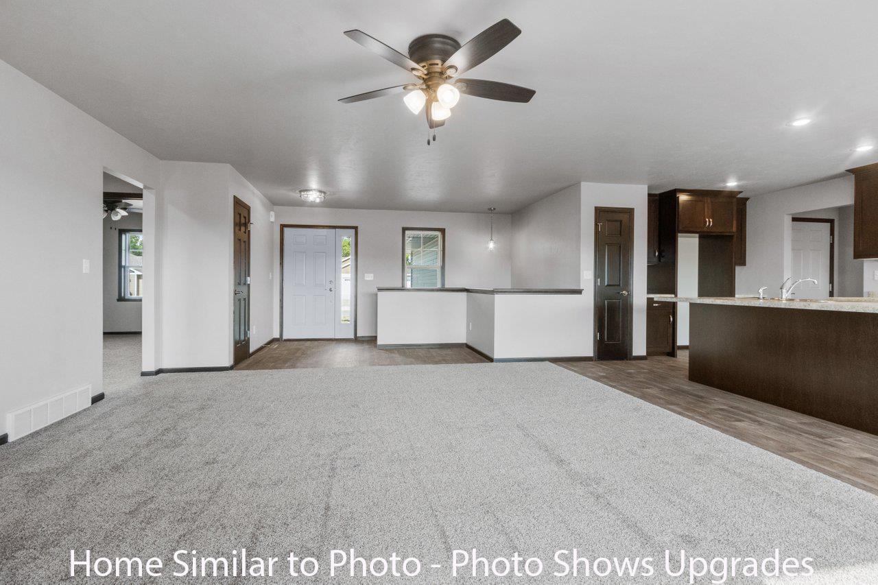 1636 Frontier Road Luxemburg, WI 54217 - Photo 4 of 29