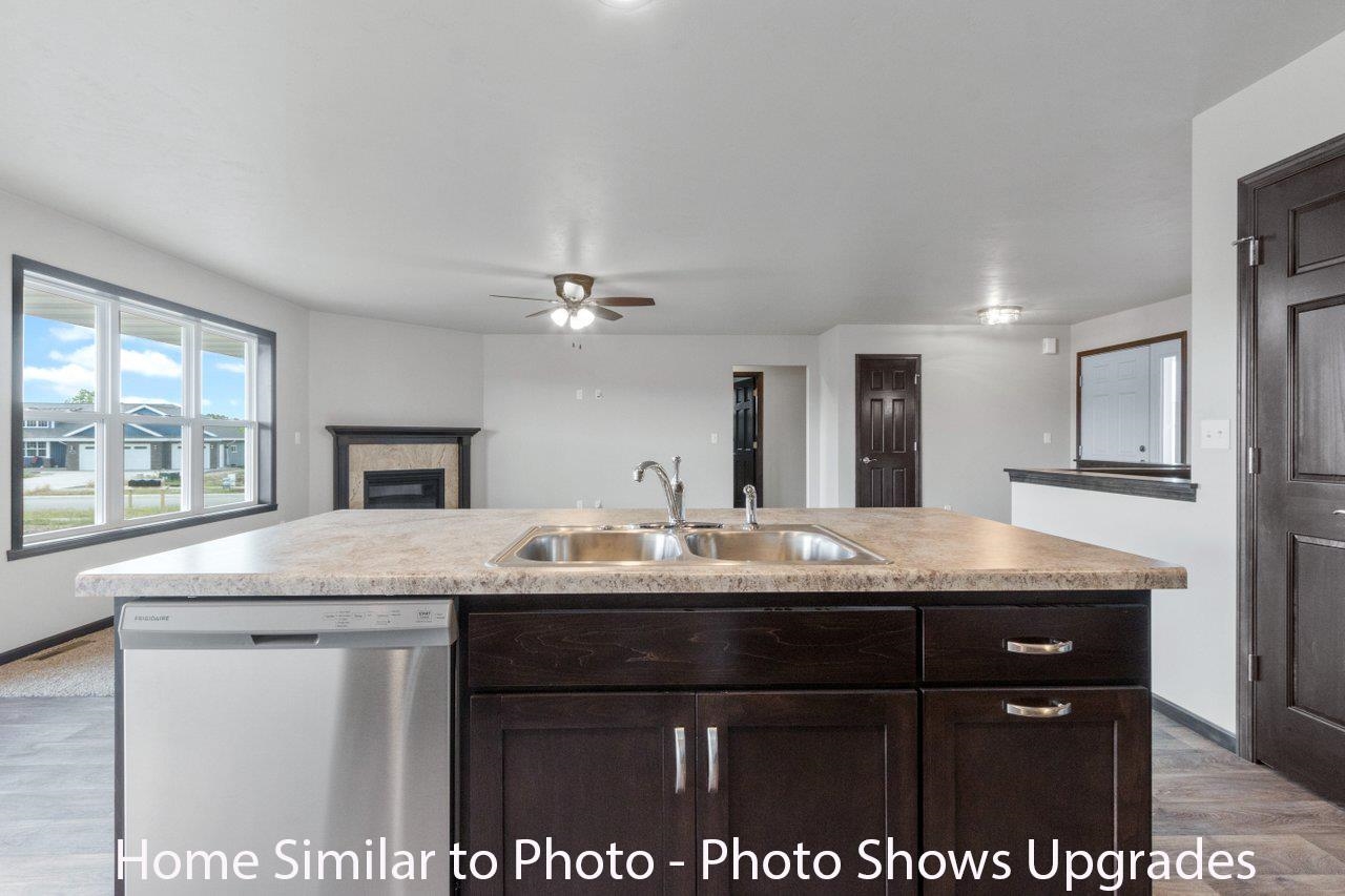 1636 Frontier Road Luxemburg, WI 54217 - Photo 8 of 29