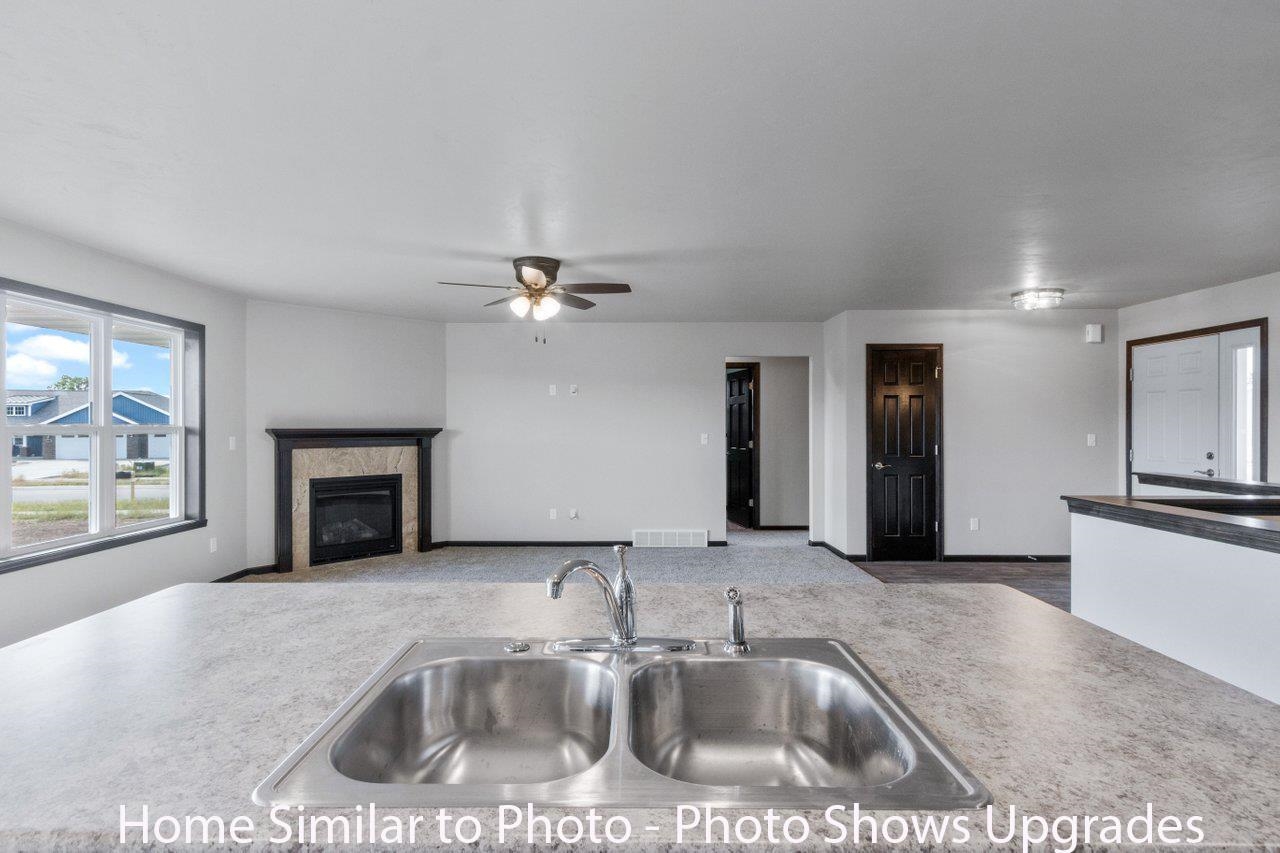 1636 Frontier Road Luxemburg, WI 54217 - Photo 9 of 29