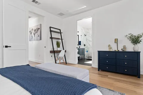 $1,448,900 | 910 Tillery Street, Austin, TX 78702