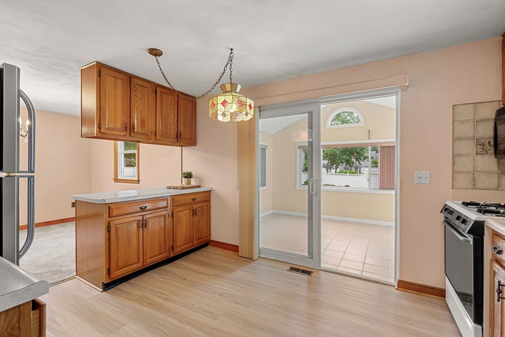 17 Nolte Road Billerica, MA 01821 - Photo 6 of 34 Gallery Image 6
