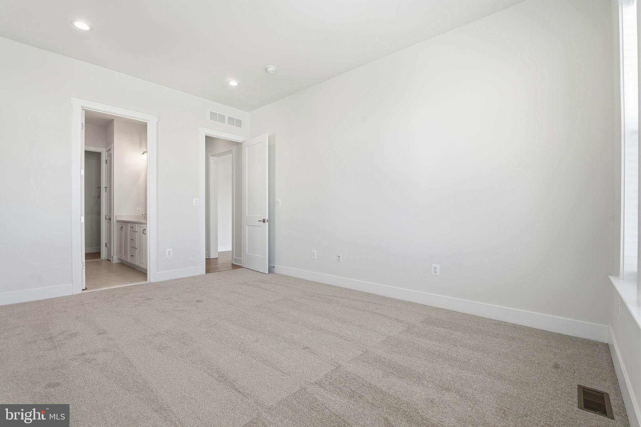 124 Bridge Valley Road Gettysburg, PA 17325 - Photo 17 of 34 a view of an empty room