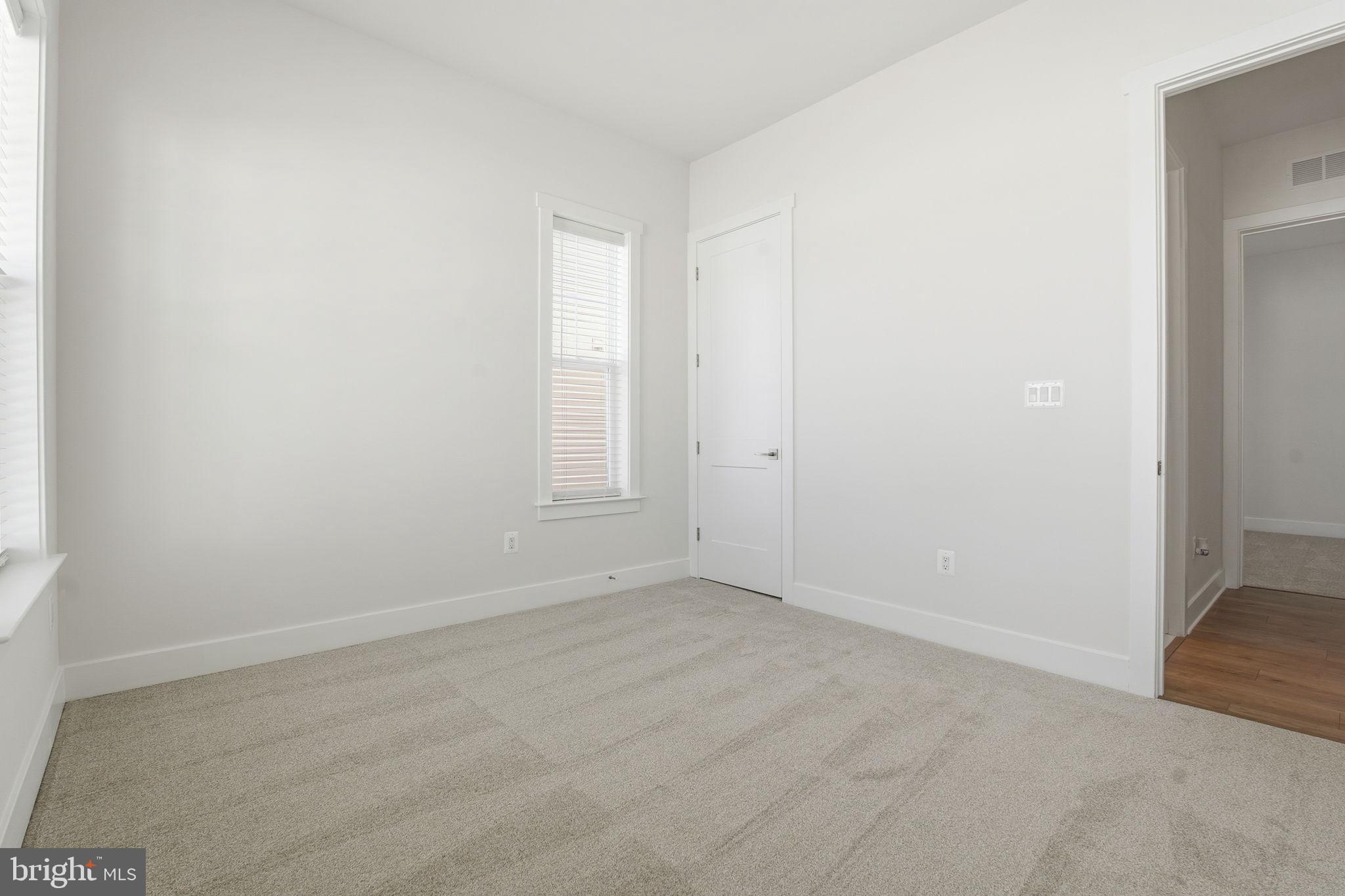 124 Bridge Valley Road Gettysburg, PA 17325 - Photo 23 of 34 an empty room with an entryway