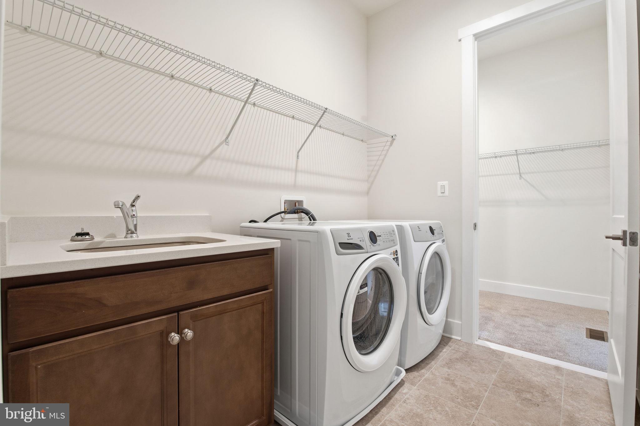 124 Bridge Valley Road Gettysburg, PA 17325 - Photo 29 of 34 a utility room with dryer and washer