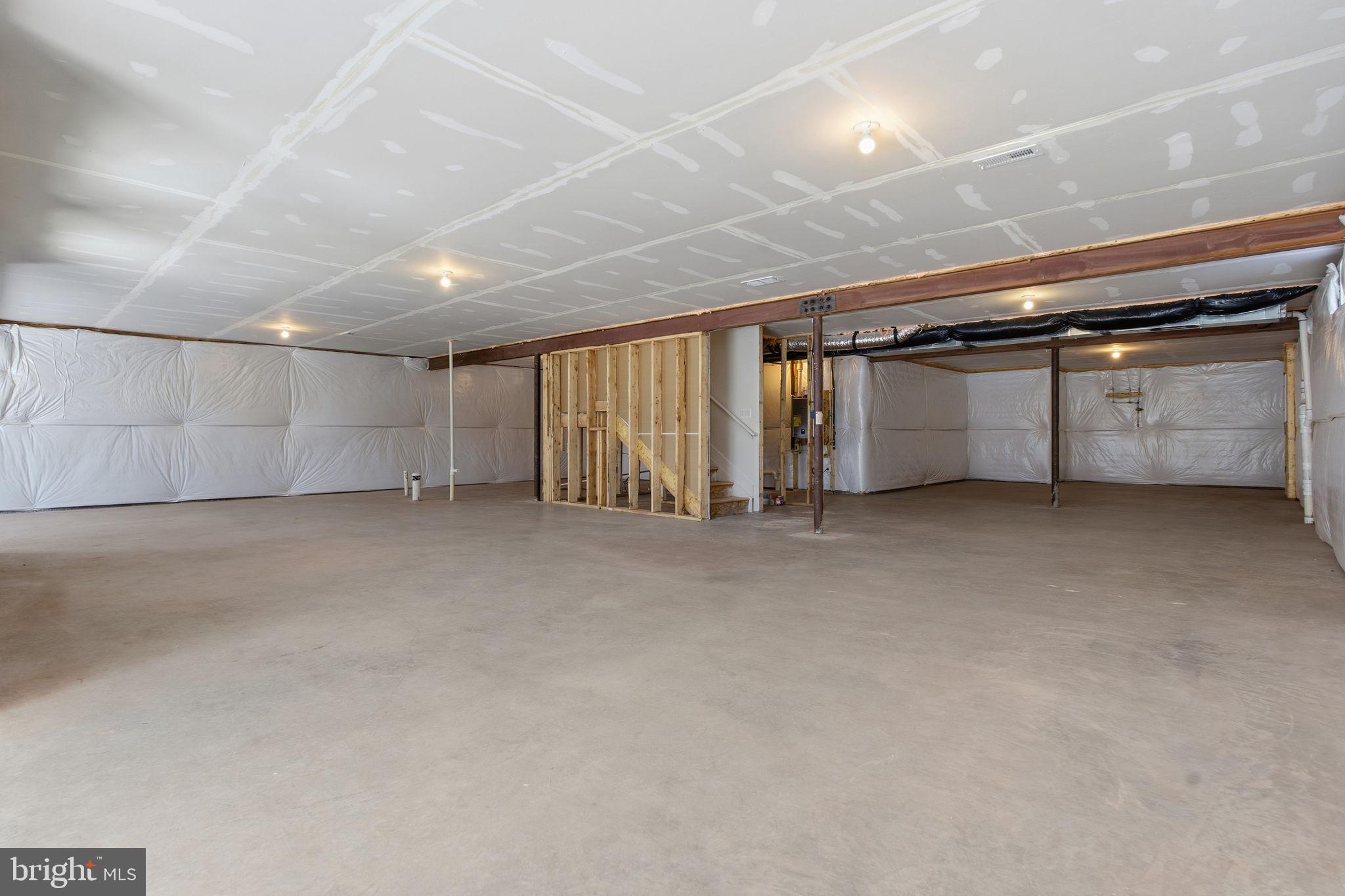 124 Bridge Valley Road Gettysburg, PA 17325 - Photo 31 of 34 a view of an empty room