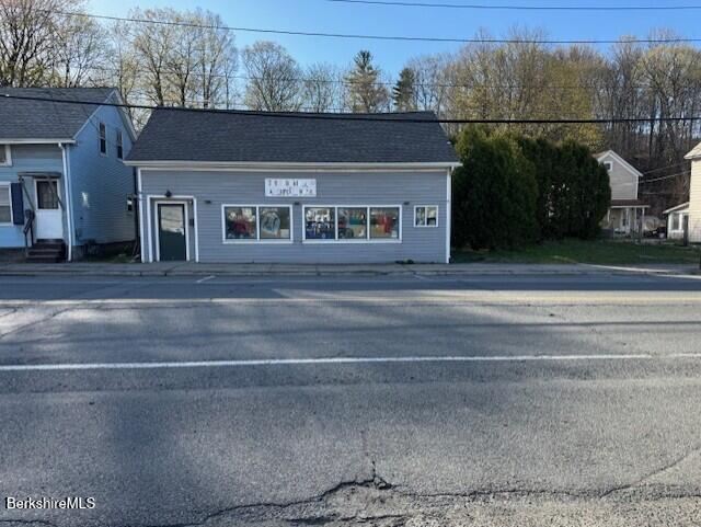 56-58 Columbia Street Adams, MA 01220 - Photo 13 of 14 thumbnail_IMG_4940