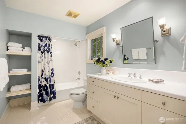 $5,200,000 | 13401 Manzanita Road Northeast, Bainbridge Island, WA 98110