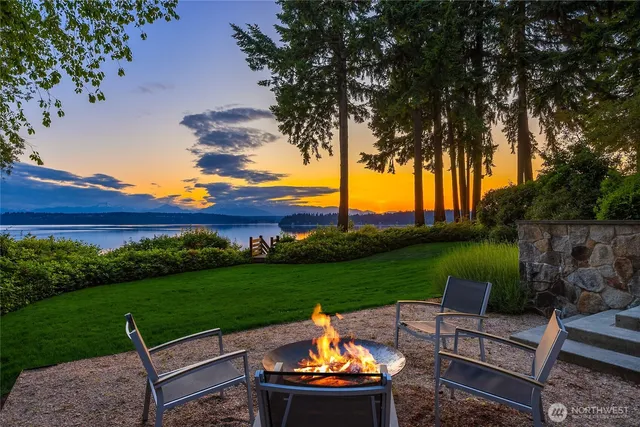 a view of a street with houses on both side