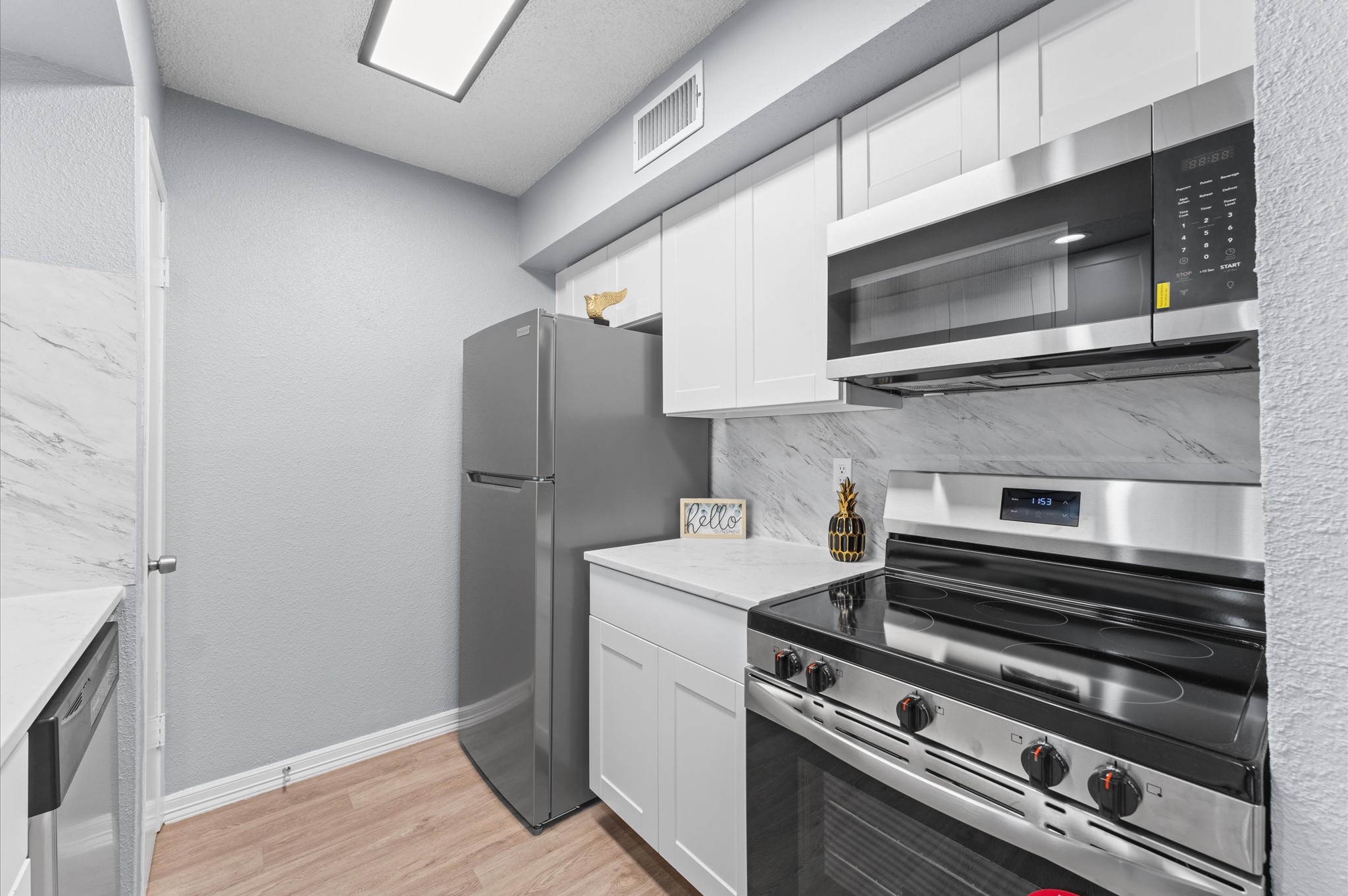 250 El Dorado Boulevard, Unit 252 Webster, TX 77598 - Photo 6 of 15 Alternate kitchen view.