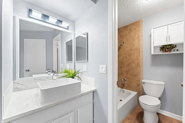 $119,000 | 250 El Dorado Boulevard, Unit 252, Webster, TX 77598