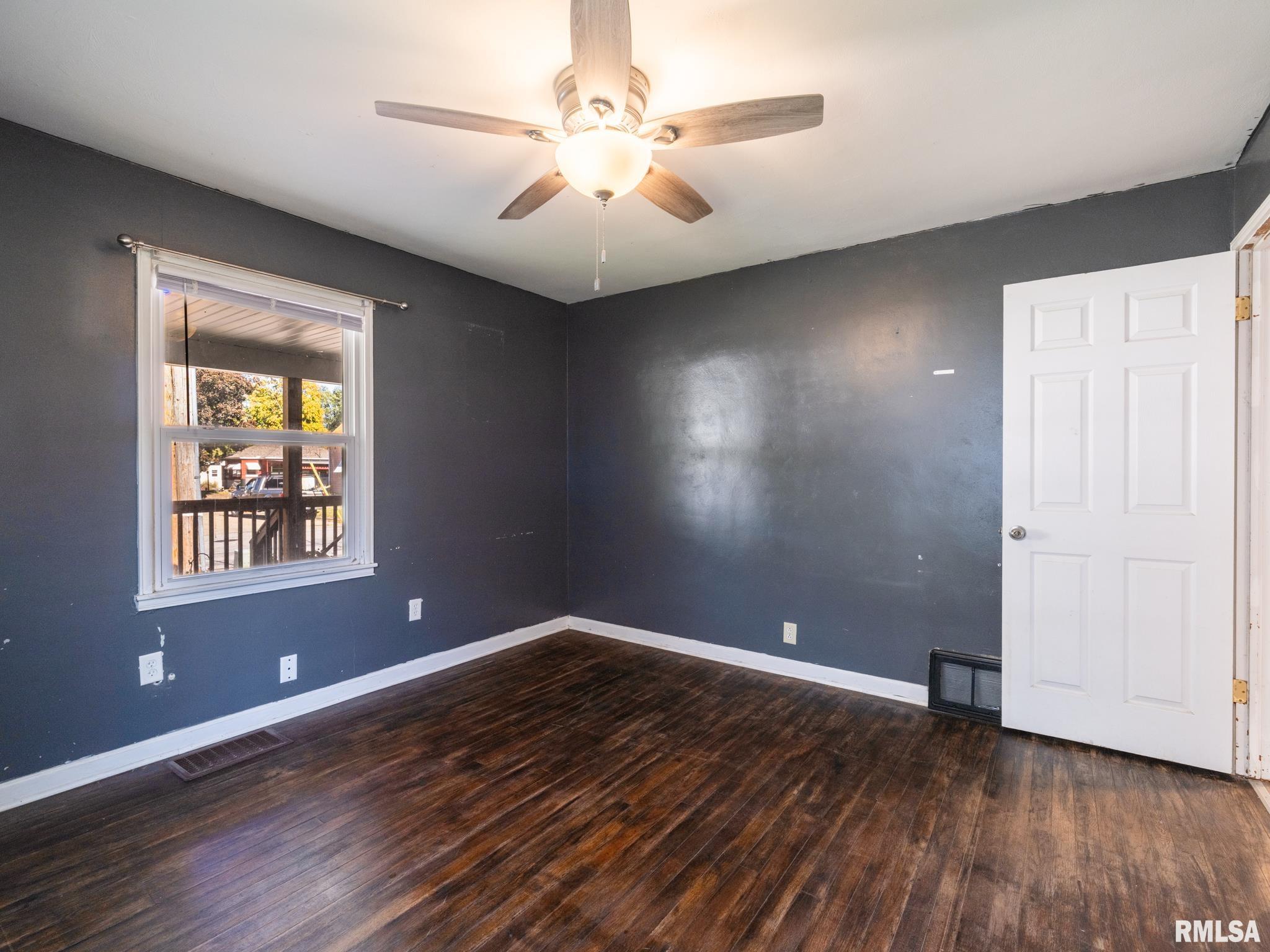 836 East Ash Street Canton, IL 61520 - Photo 21 of 56