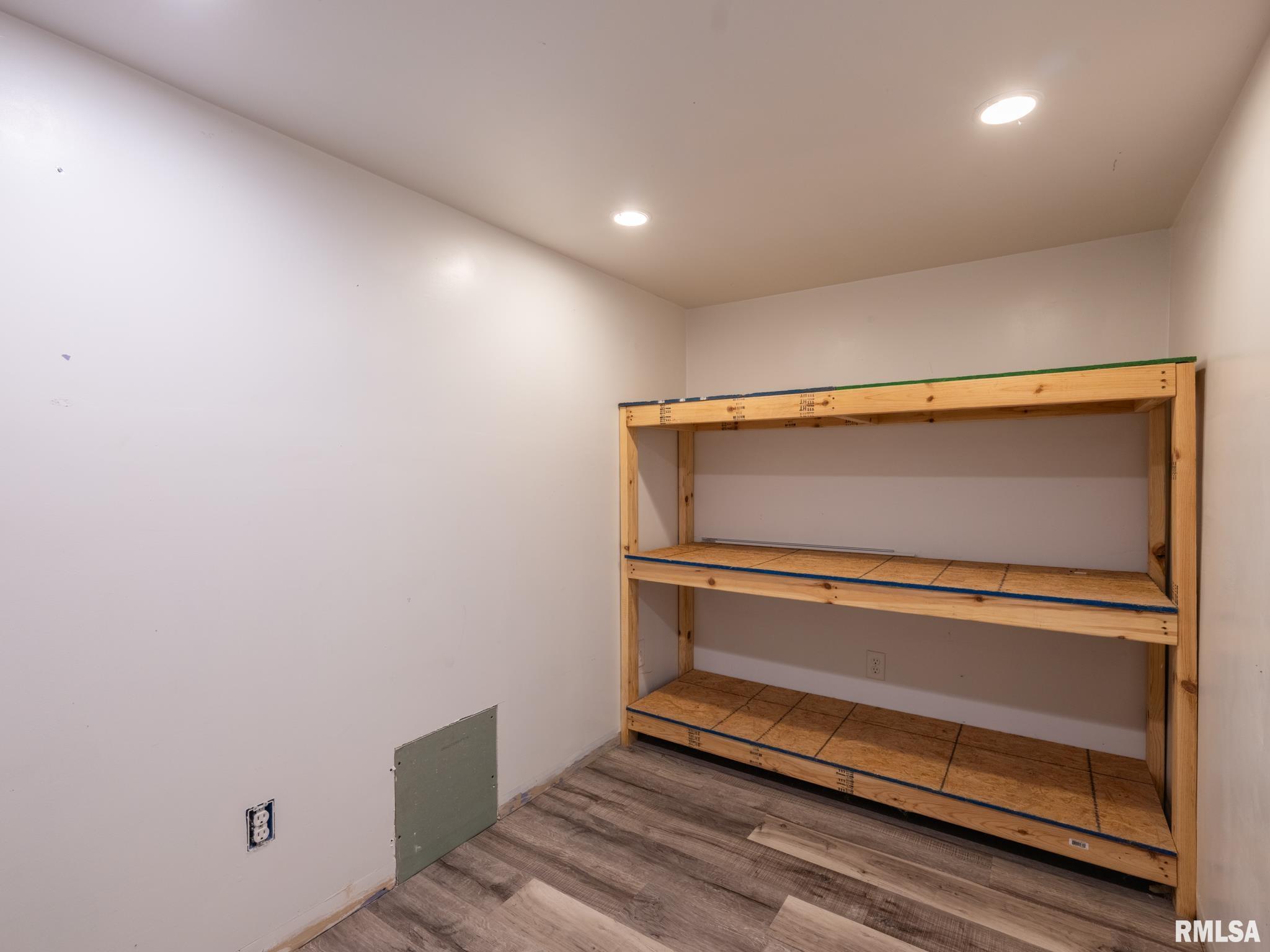 836 East Ash Street Canton, IL 61520 - Photo 30 of 56