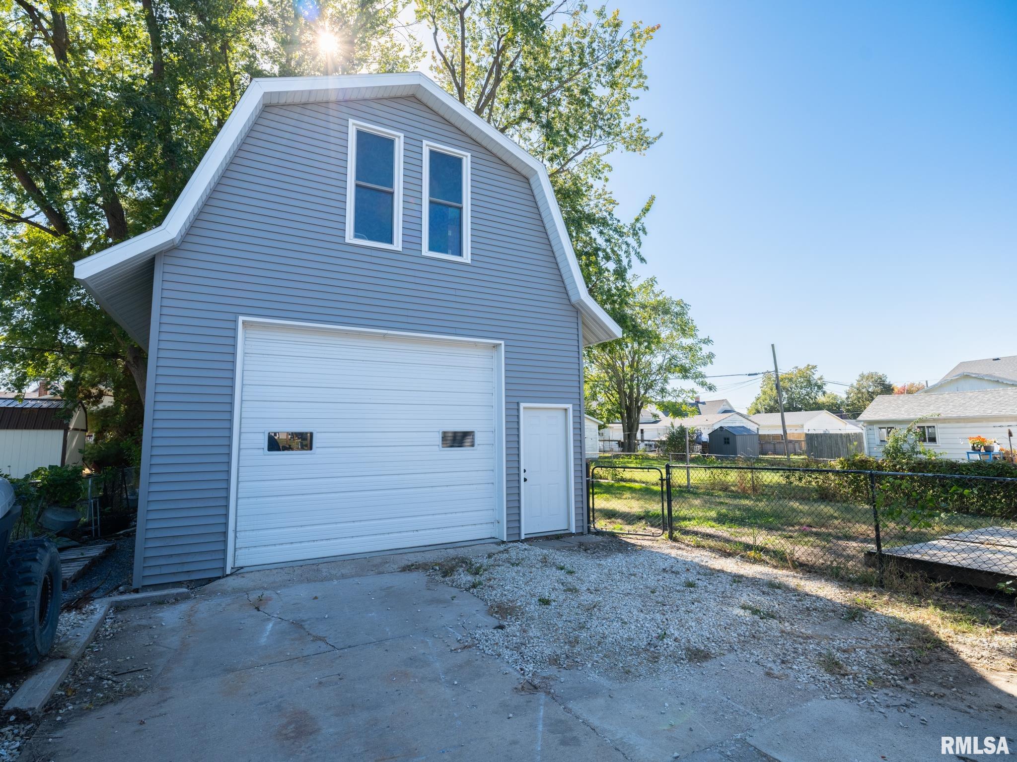 836 East Ash Street Canton, IL 61520 - Photo 39 of 56