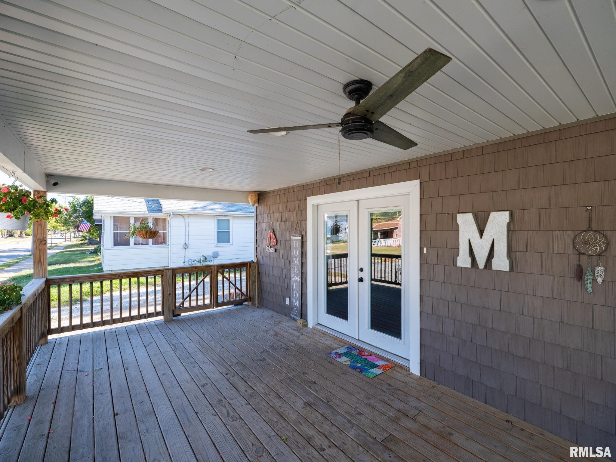 836 East Ash Street Canton, IL 61520 - Photo 4 of 56