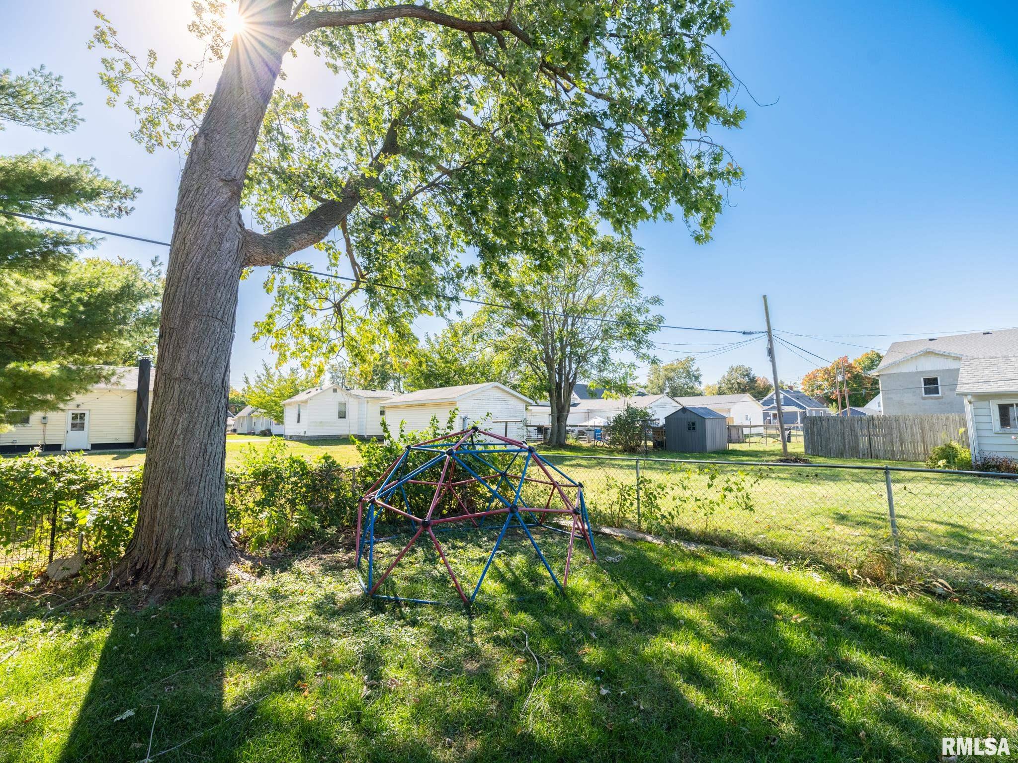 836 East Ash Street Canton, IL 61520 - Photo 45 of 56