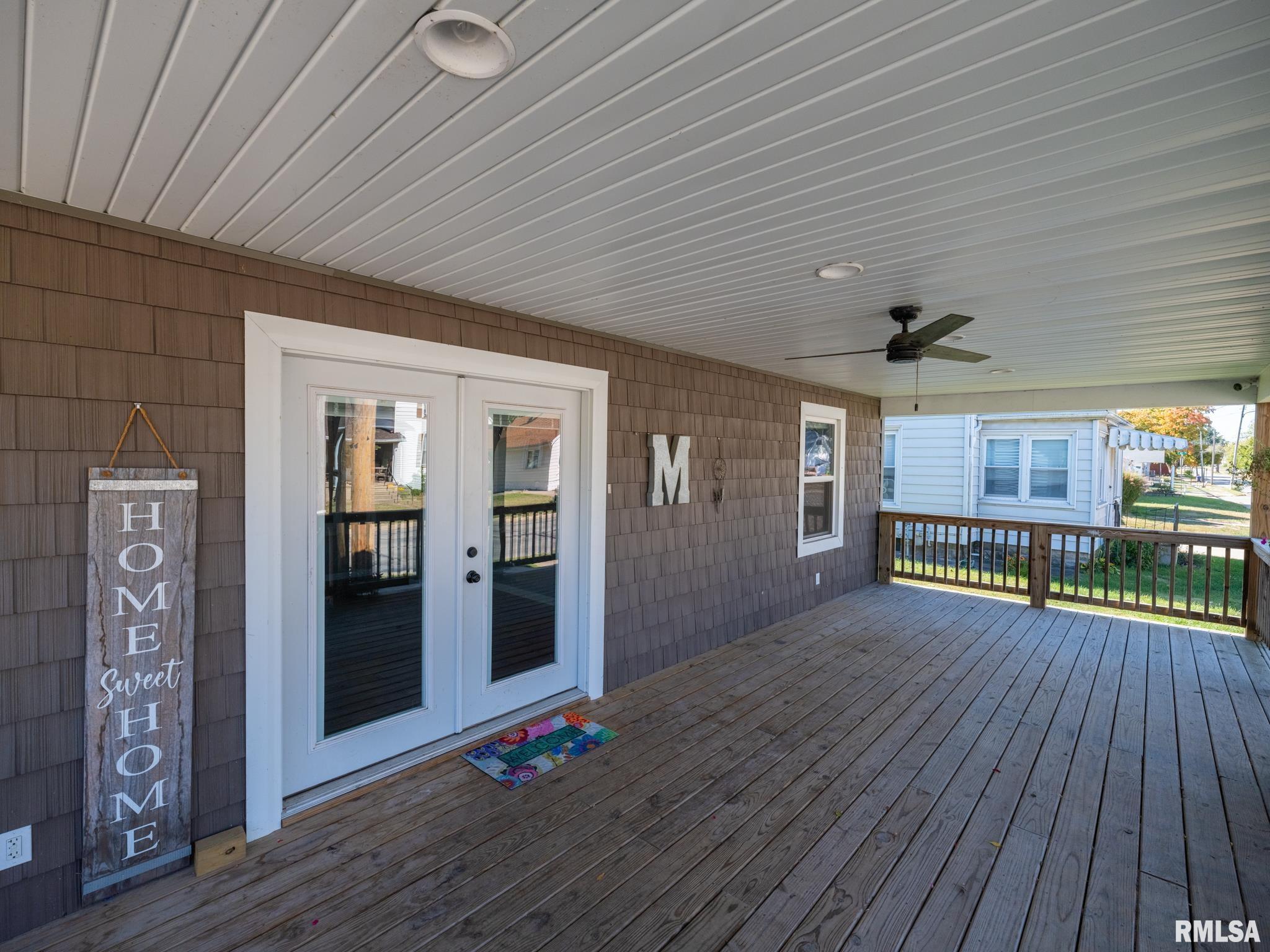 836 East Ash Street Canton, IL 61520 - Photo 5 of 56