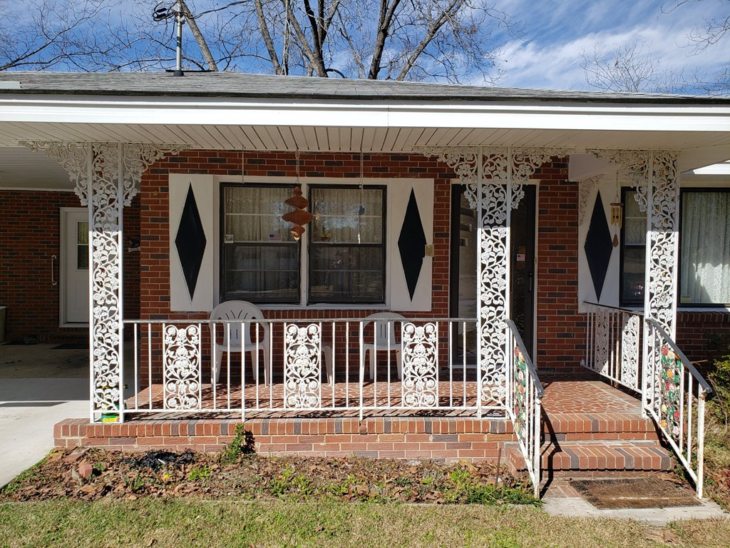 2211 Silverdale Road Augusta, GA 30906 - Photo 4 of 40 Front Patio