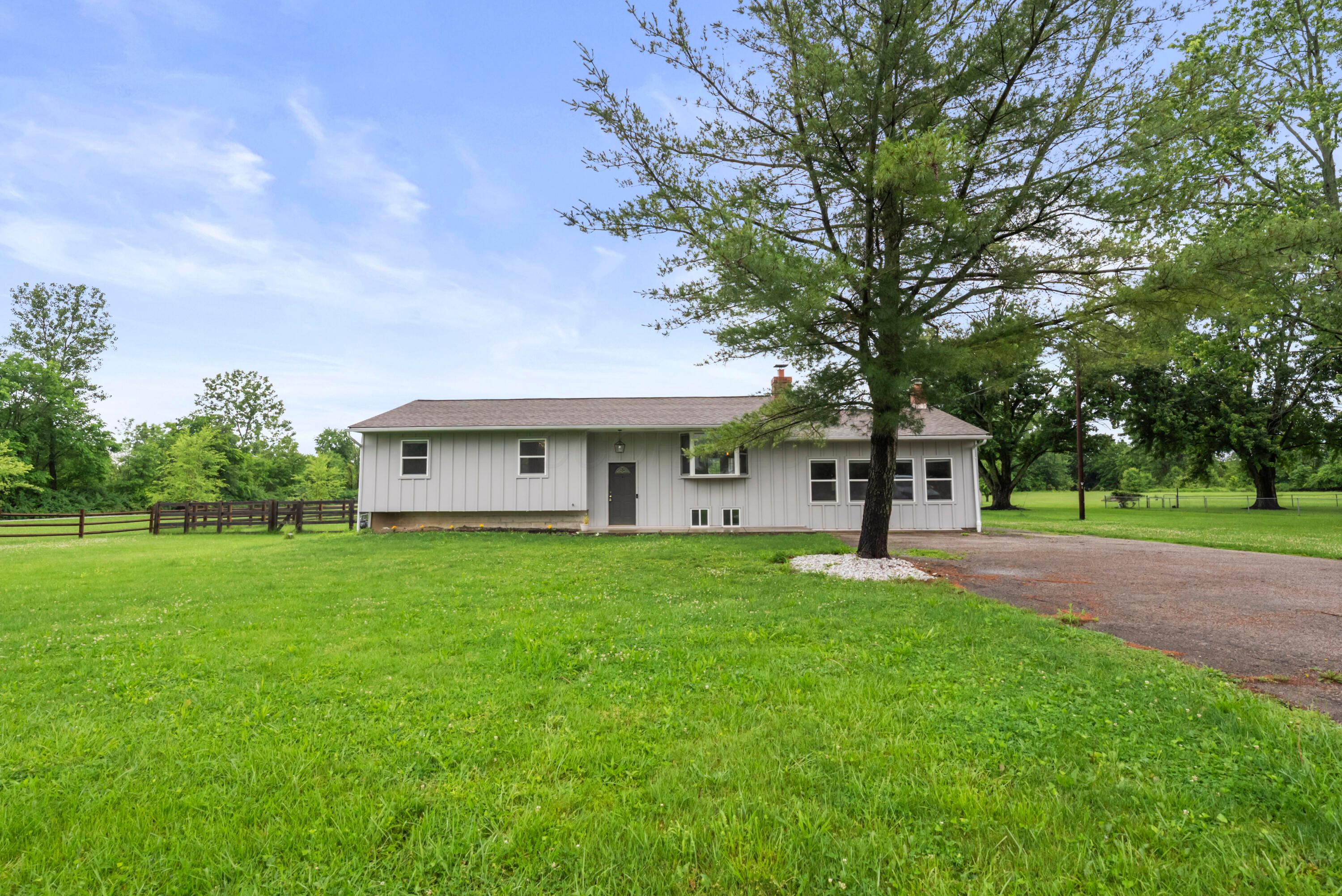 6420 Liberty Road North Powell, OH 43065 - Photo 4 of 45 Front View