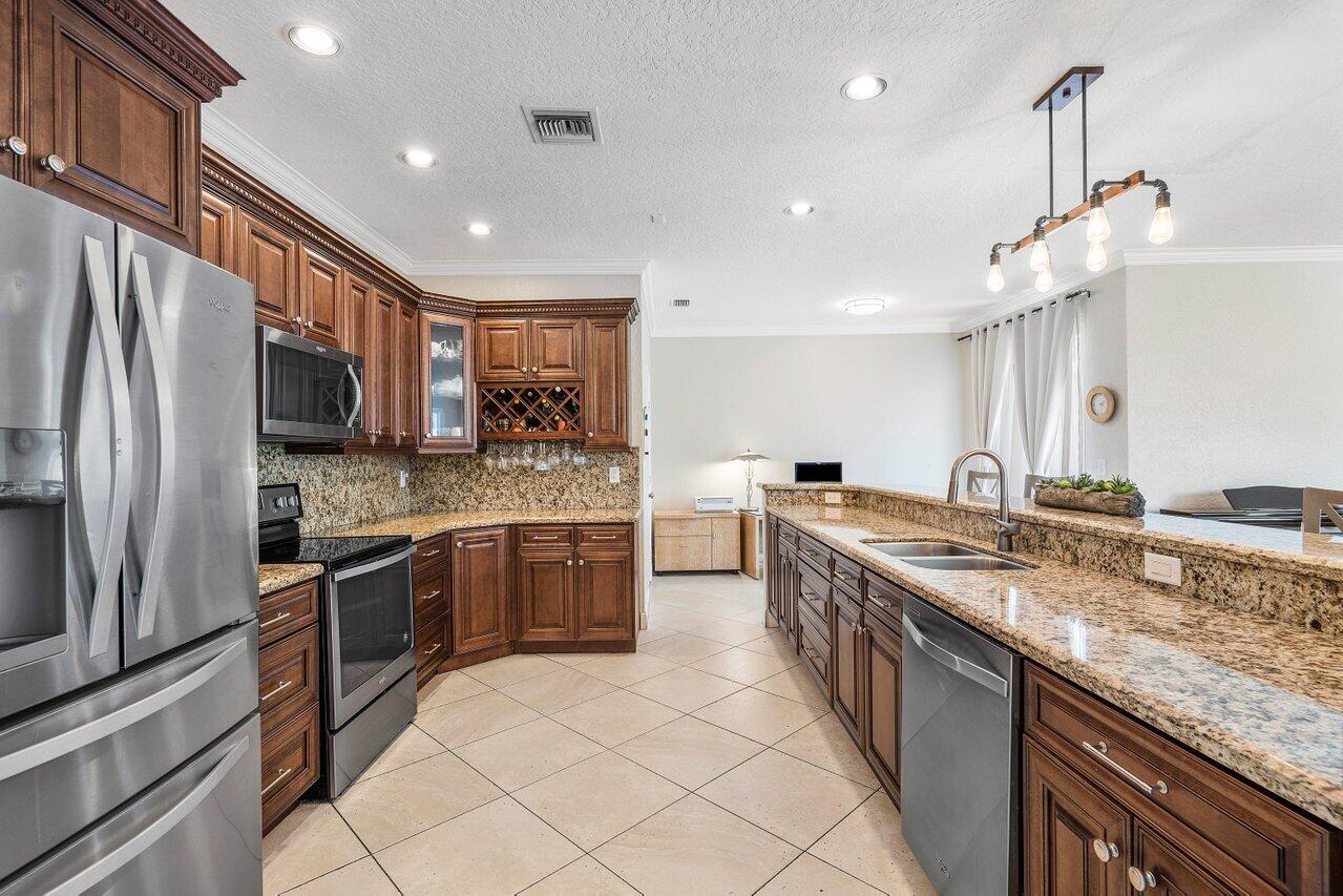 10950 Handel Place Boca Raton, FL 33498 - Photo 8 of 65 011-10950HandelPlace-BocaRaton-FL-33498-