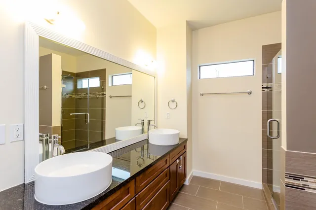 $450,000 | 1609 Welch Street, Unit B, Houston, TX 77006