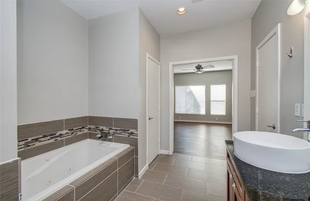 $450,000 | 1609 Welch Street, Unit B, Houston, TX 77006