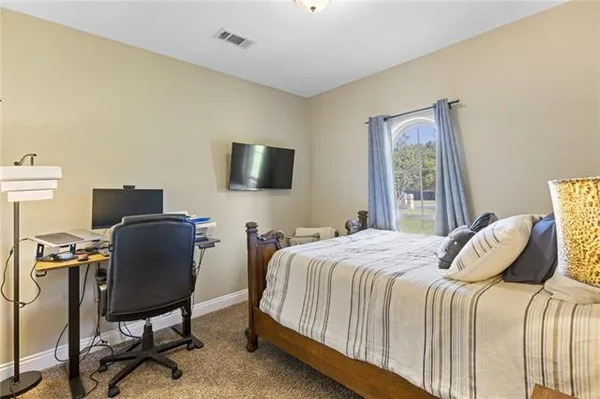 $355,000 | 126 Eagle Pt Drive, Leesville, LA 71446
